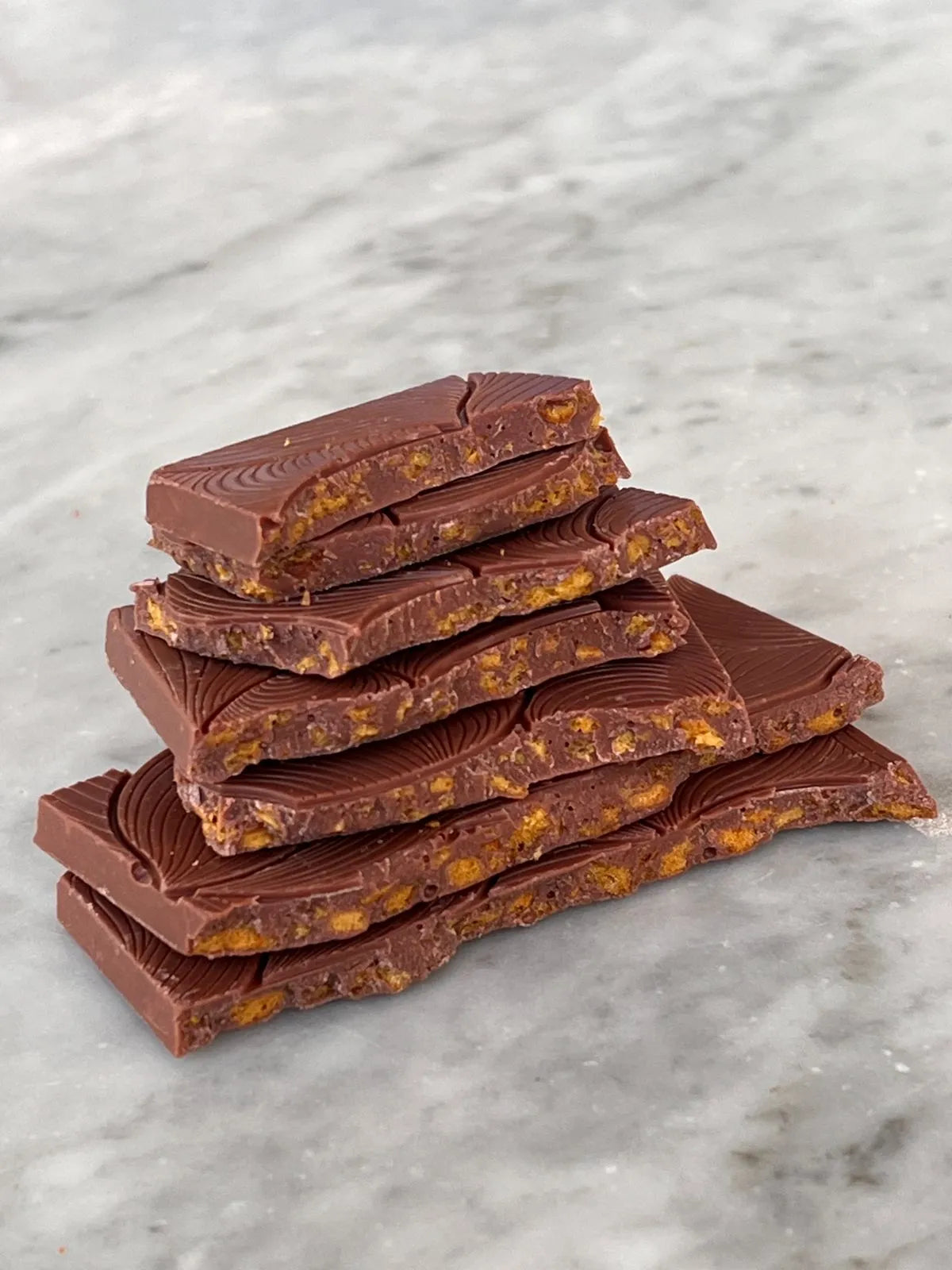 Mirzam Chocolate Makers: 52% Camel Milk Chocolate with Emirati Honeycomb